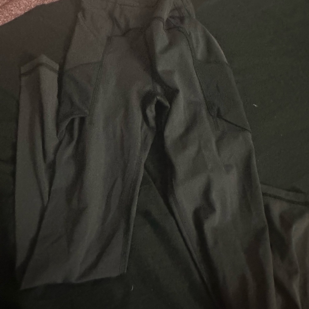Lululemon pocket align leggings - Picture 3 of 6